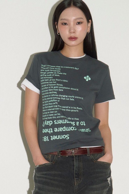 헤레틱  소네트 18 티셔츠 (스탠다드 핏) SONNET 18 T-SHIRT (STANDARD FIT) (Charcoal)