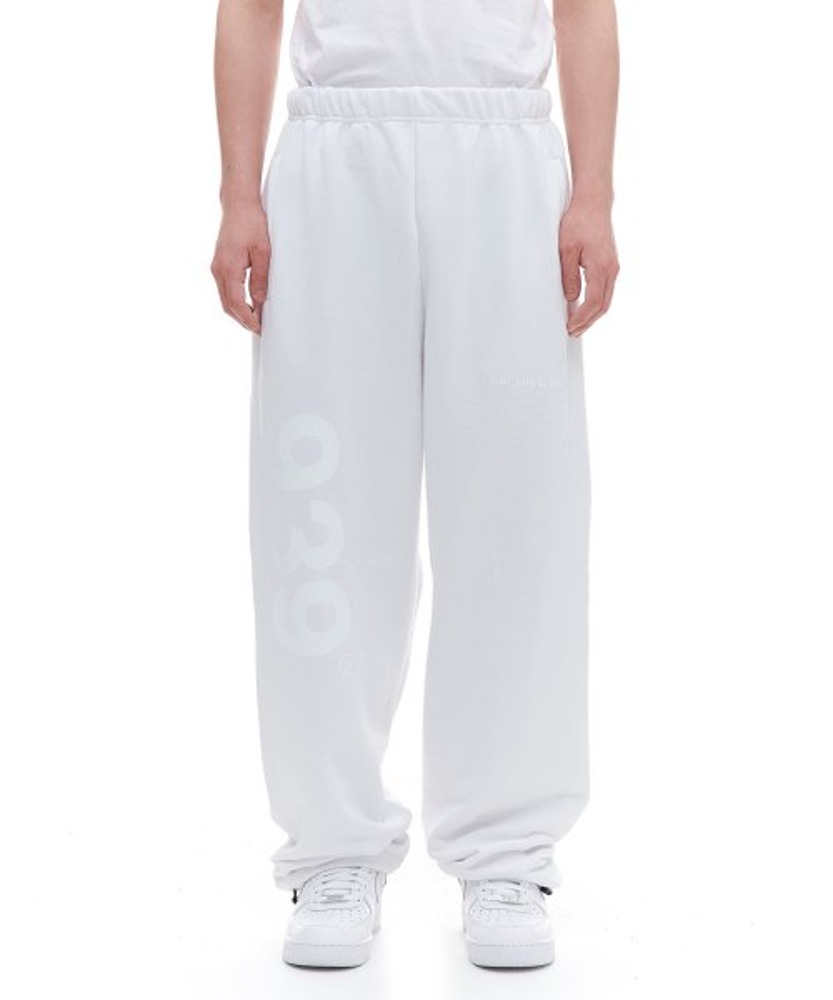 아카이브볼드 939 LOGO SWEAT PANTS (White)
