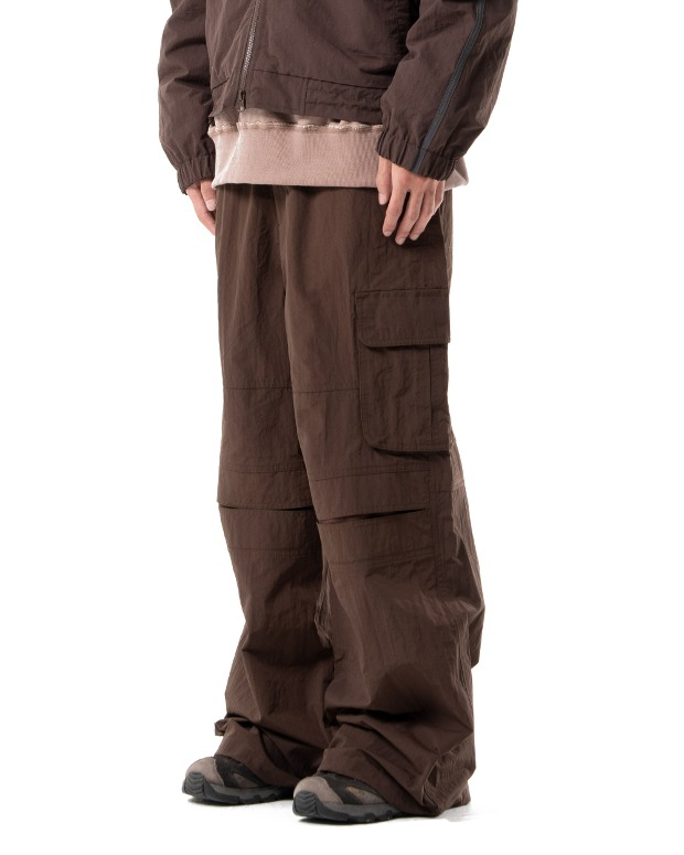 아캄 Stretched Knee Slit Cargo Pants  (Brown)