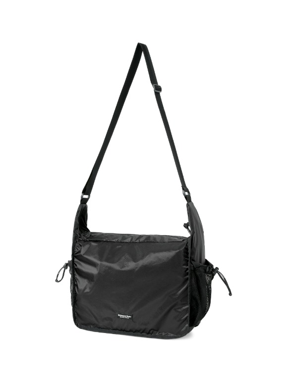 디스이즈네버댓  UL 9 숄더백 UL 9 Shoulder Bag (Black)