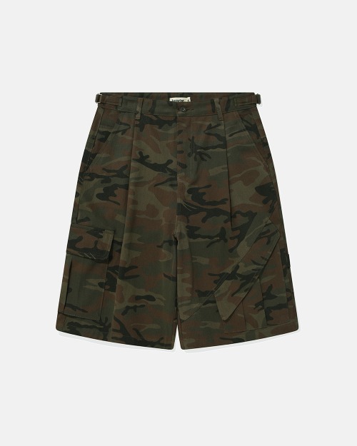카락터 Cargo bermuda shorts / Camo