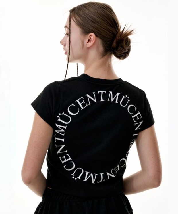 무센트 시그니처 백 로고 티셔츠 (WOMAN) MUCENT SIGNATURE BACK LOGO T (WOMAN) (Black)
